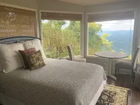 Horizen House Hotels near Greenstone Overlook