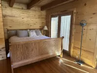 Escape to cozy Cotopaxi cabin, just a quick drive away from Arkansas River
