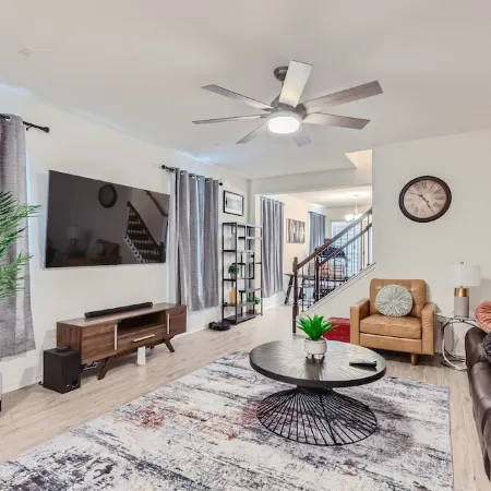 Serenity Haven: Charming 5 Bed with Moden Amenities