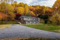 NEW Tranquil Retreat on 42 Acres with Hot Tub, Bordering National Park, WI-FI!