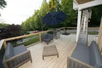 Pet friendly enclosed yard and close to town