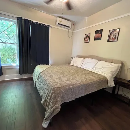 Unit 1 - Copper - Pinal Creek East - private yard - wifi - central location