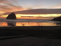 3 BR/3BA vacation home- minutes from the beach!