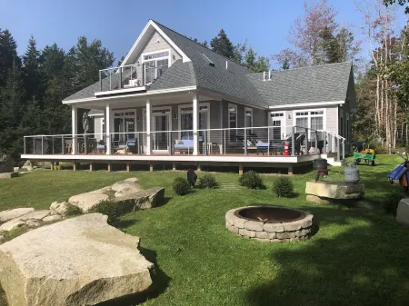 Spectacular ocean front House w/private beach