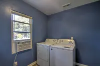 NewVrbo Cozy Ranch Near Casino,Indiana Dunes,Hospitals,Refinery,Firepit,big yard