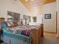Valley View Cabin, New Hot Tub, Close to Ski Lifts!