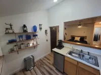 Vail - 2 Guests - Private Studio w/ Queen Bed - Pet Friendly!