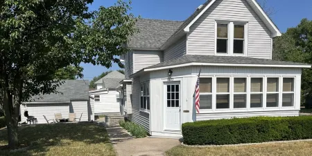 Becwar House . . . at the Mississippi River