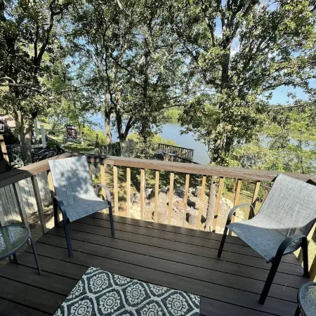 Sunrise Bluff Lakefront - in family-friendly area w/ great view of Grand Lake