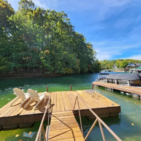 Keowee Adventures ~ Peaceful Lakefront Home on Keowee ~ 7 Miles from Clemson!