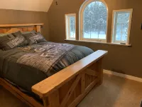 The Cottage is .5 mile to Cascade lake and 12 miles to Tamarack skiing