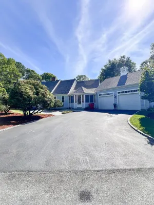 Charming 4Br Osterville Home, Walk to Pond, 2 mi to Beach, Hot Tub & Beach Pass