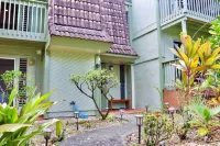 Heart of Princeville w/AC minutes from everything!