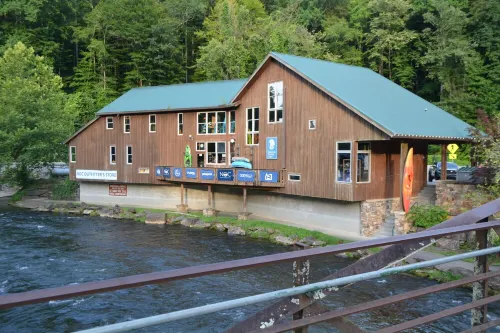 NEW! Luxury Nantahala Cabin with Mtn Views, SoakTub, Fire Pit