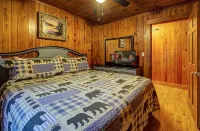 Jamie's Mountain Retreat w/ 6 Bedrooms. Hot Tub, Swing, Arcade, & BBQ on 5 Acres 와일더네스 앳 더 스모키스 주변 호텔