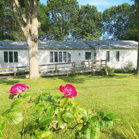 Craigville Beach Uber Relaxing Cape Cod Beach House w/ Beach Pass & Central Air