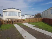 8 Berth Caravan with Spacious enclosed garden