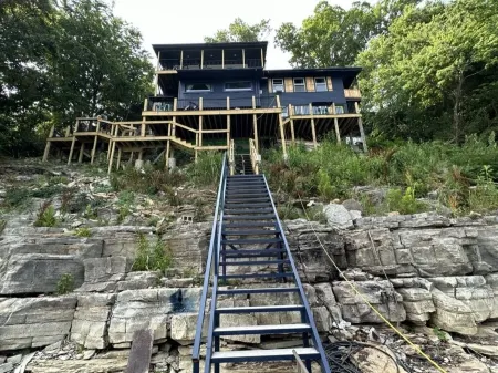 Christmas Decor - Bourbon Trail - Lakefront - Amazing Fish from Dock - Slip