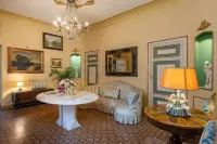 Dimora Leone, large luxury apartment in the heart of Lucca