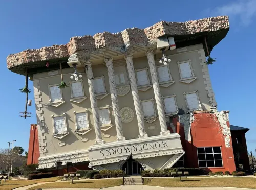 Land Lovers and Pirates Welcome! Hotels in Lower Grand Lagoon