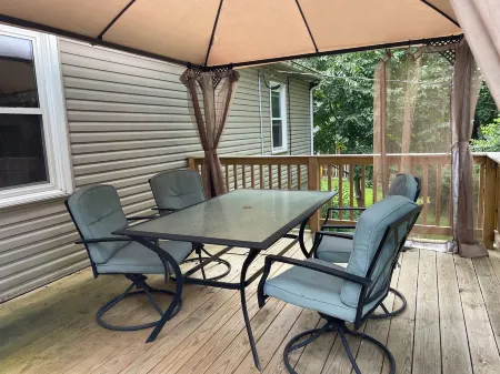 Updated 4 br PSU home, close to campus
