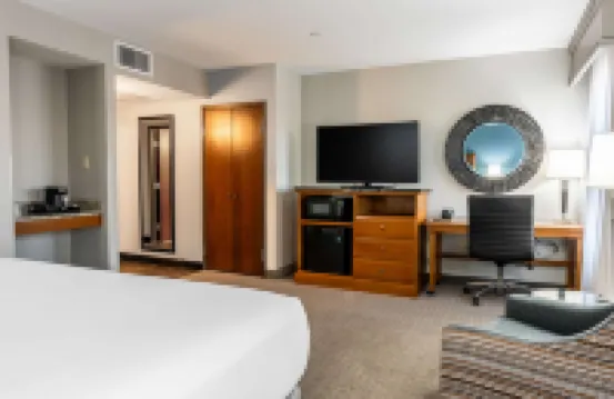 Drury Plaza Hotel Broadview Wichita