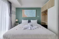 1BR Daan Mogot City W/ Pool Hotel di Kalideres