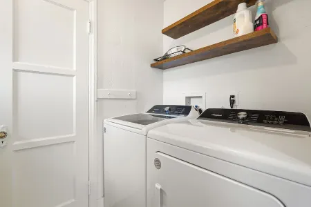 Classic Inglewood LAX Bungalow House Parking W/D Отели рядом с достопримечательностью «Inglewood Park Maintenance»