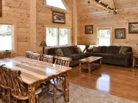 Stay on Kingdom Trails in a four bedroom cabin! Hotels in Burke