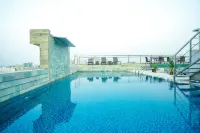 Coventina Lake Suites - piscine