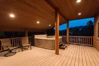 MASSIVE 9 BEDROOM LUXURY CABIN! PERFECT FOR REUNIONS AND RETREATS!