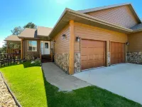 Hill City! Centrally located to Black Hills attractions. Hotel dekat Black Hills Institute - Museum