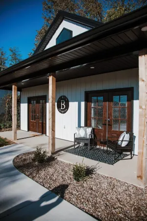 Ideal One-Bedroom Getaway on the Bourbon Trail