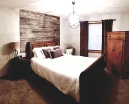 Spacious Lakefront Villa, 4 Bed/3 Bath, Ski/ Golf/ Fish/ 4 Season Trails Hotel a 