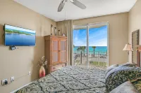 2br 2 bath Deluxe unit with king Beds. Beautiful view of the Gulf of Mexico. Destin Beach Realty 주변 호텔