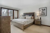 Ski In Ski Out, Mountain Modern, Exceptional Location and Gorgeous Views!!! Hotels in Beaver Creek