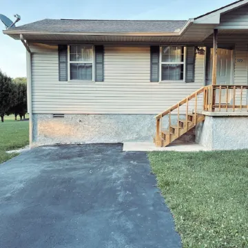 Comfy Retreat - Queen Bed Central Crossville
