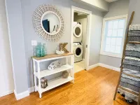 Sea-Esta House - Walk to DWTN Portsmouth, Shipyard; Drive to UNH, Beaches, Pease