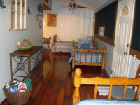 Secluded, shady river front Get-away cabin Hotels in Real County