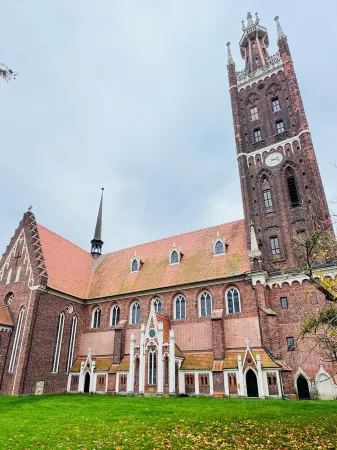 8P Holiday home "Seegelblick" in the first row of the lake with sauna, fireplace & wallbox Отели в г. Поух