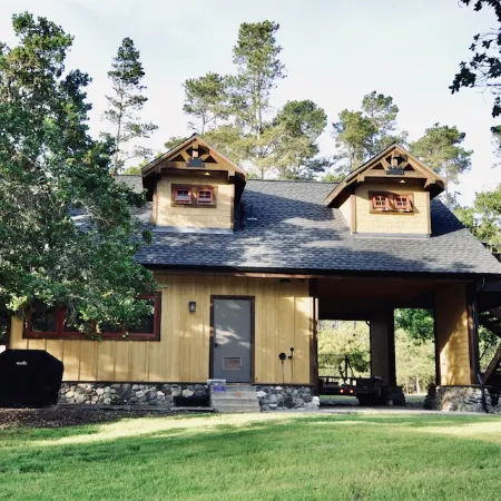 Lovely Cottage just above Moonstone Beach in the Pines and Oak Trees.