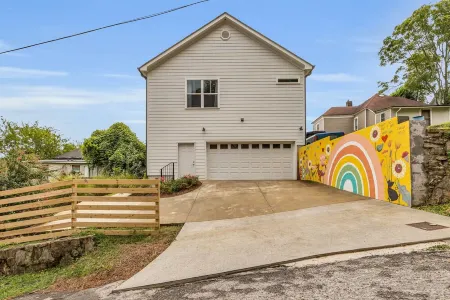 Chattanooga *Brand New Carriage Home* Отели рядом с достопримечательностью «Водопады Раби»