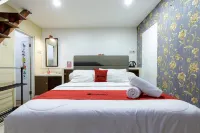 RedDoorz Plus Near Trans Studio Cibubur 2 Hotels in Jatisampurna