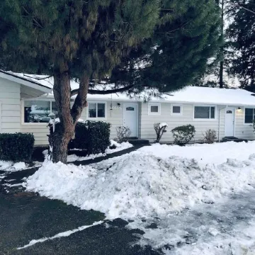 Modern & Remodeled 3bd/2ba duplex unit in Bothell - walk to UW Bothell, Downtown