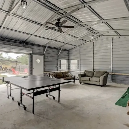 OU-Walk to Main St- Big Deck- Patio -Fire Pit -Man Cave