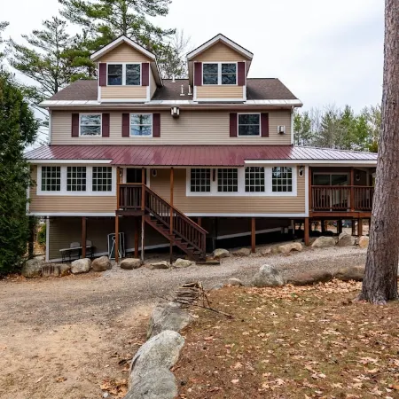 Bear Brook Lodge - Large house with pool