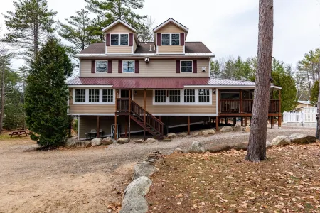 Bear Brook Lodge - Large house with pool