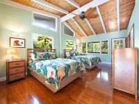 Tropical, Hawaiian-style A-frame Home ハワイアン・パラダイス・パークのホテル