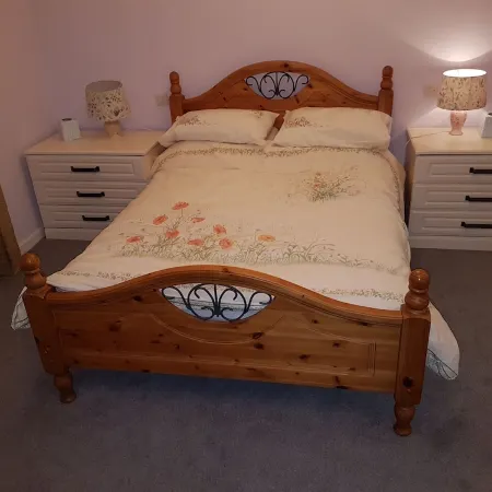 Beautiful 2 bedroomed stone cottage in the centre of Crich