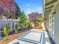 Beautiful & Comfortable Home in Central Point Hotels in Central Point